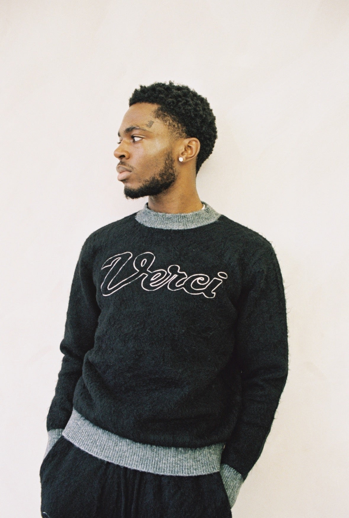 VERCI NOIR X GRAY SWEATER